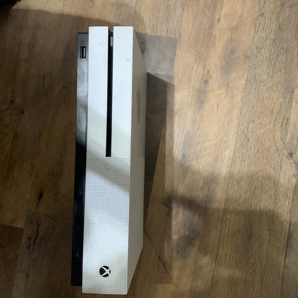 120GB Microsoft Xbox 1 Console with controller and wires. - Picture 2 of 3